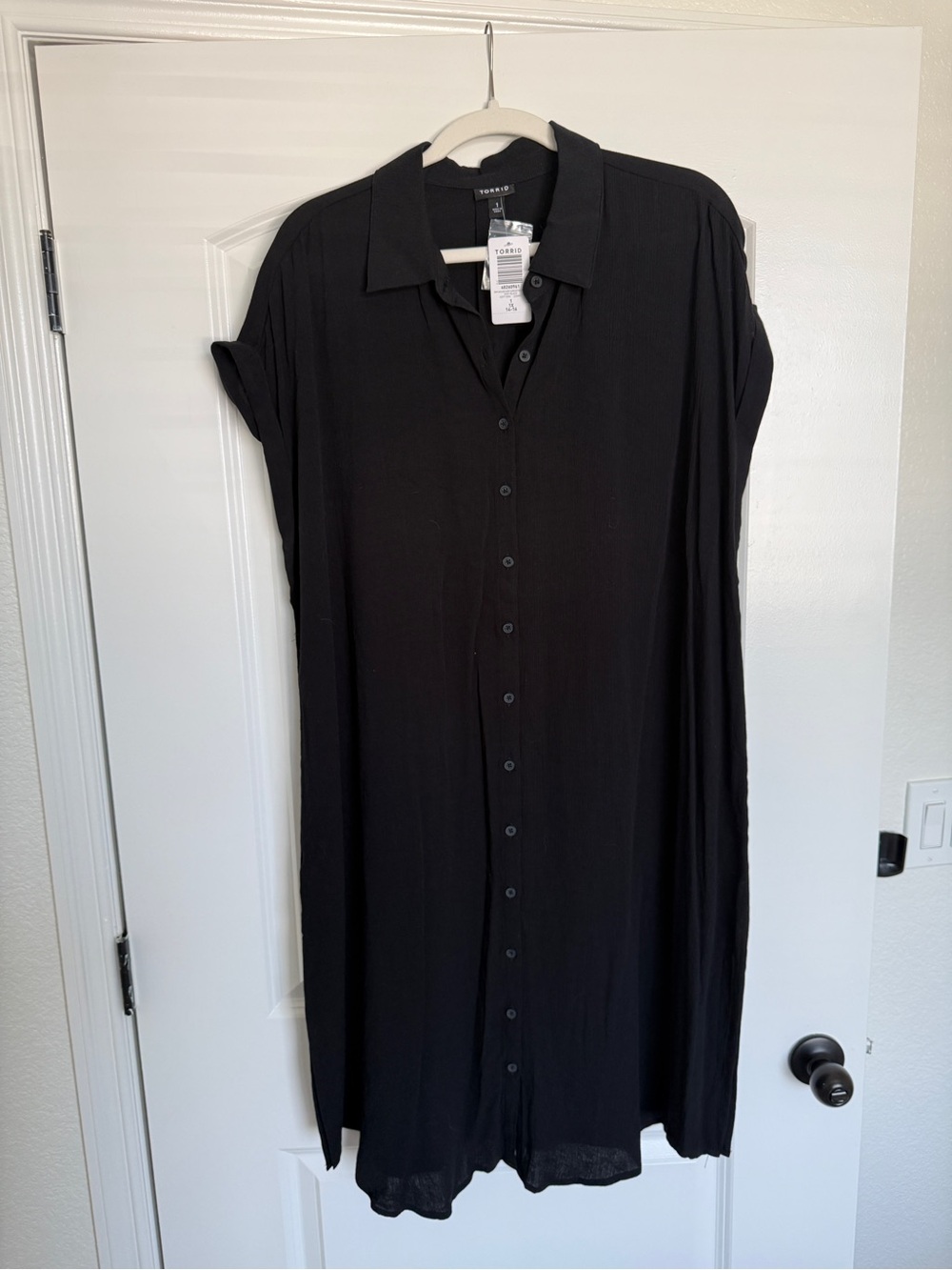 Torrid Short Sleeve Button Up Kimono (Black)